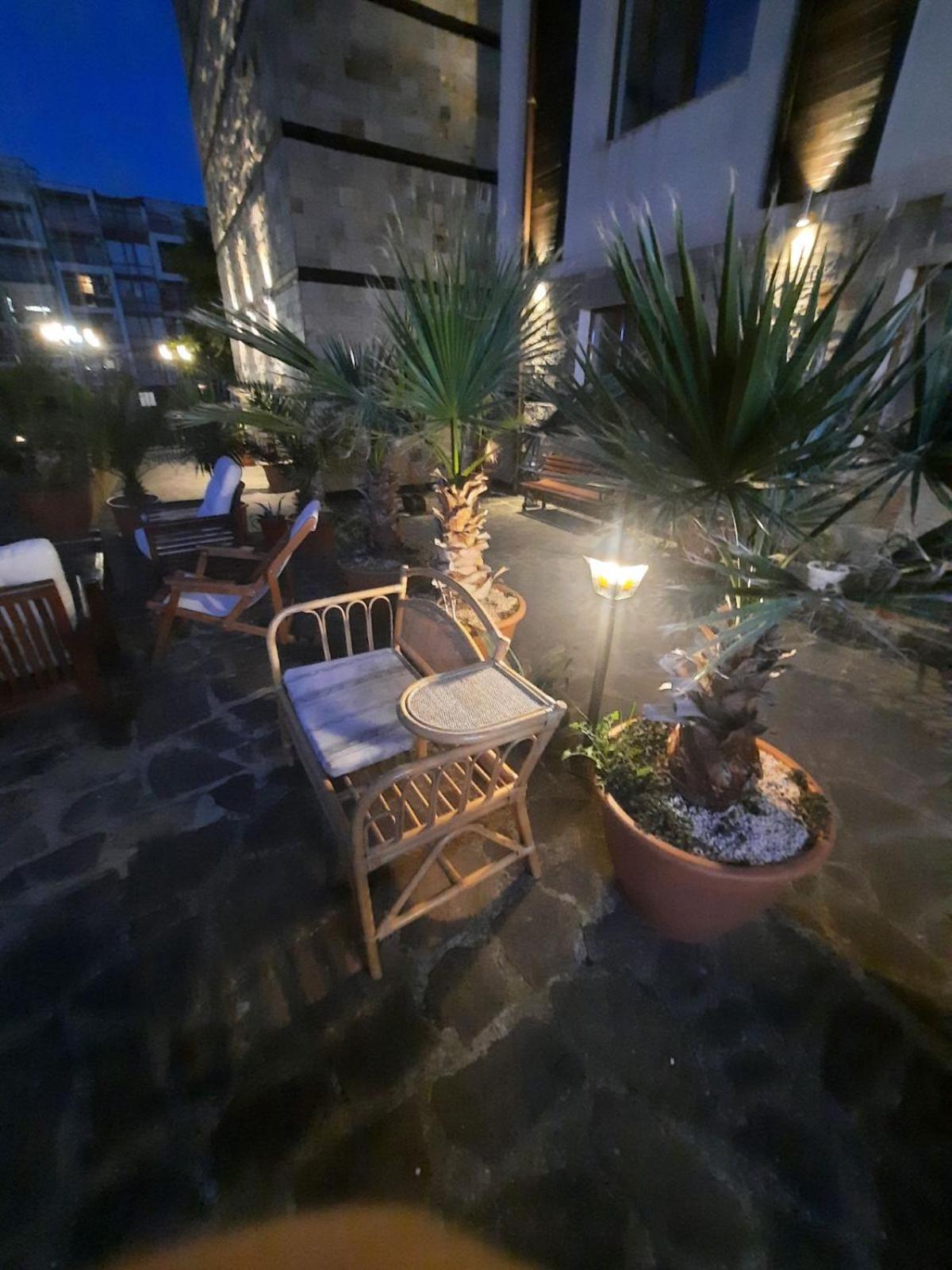 Appartement Апатаменти За Гости Sunshine И Glory à Sveti Vlas Extérieur photo