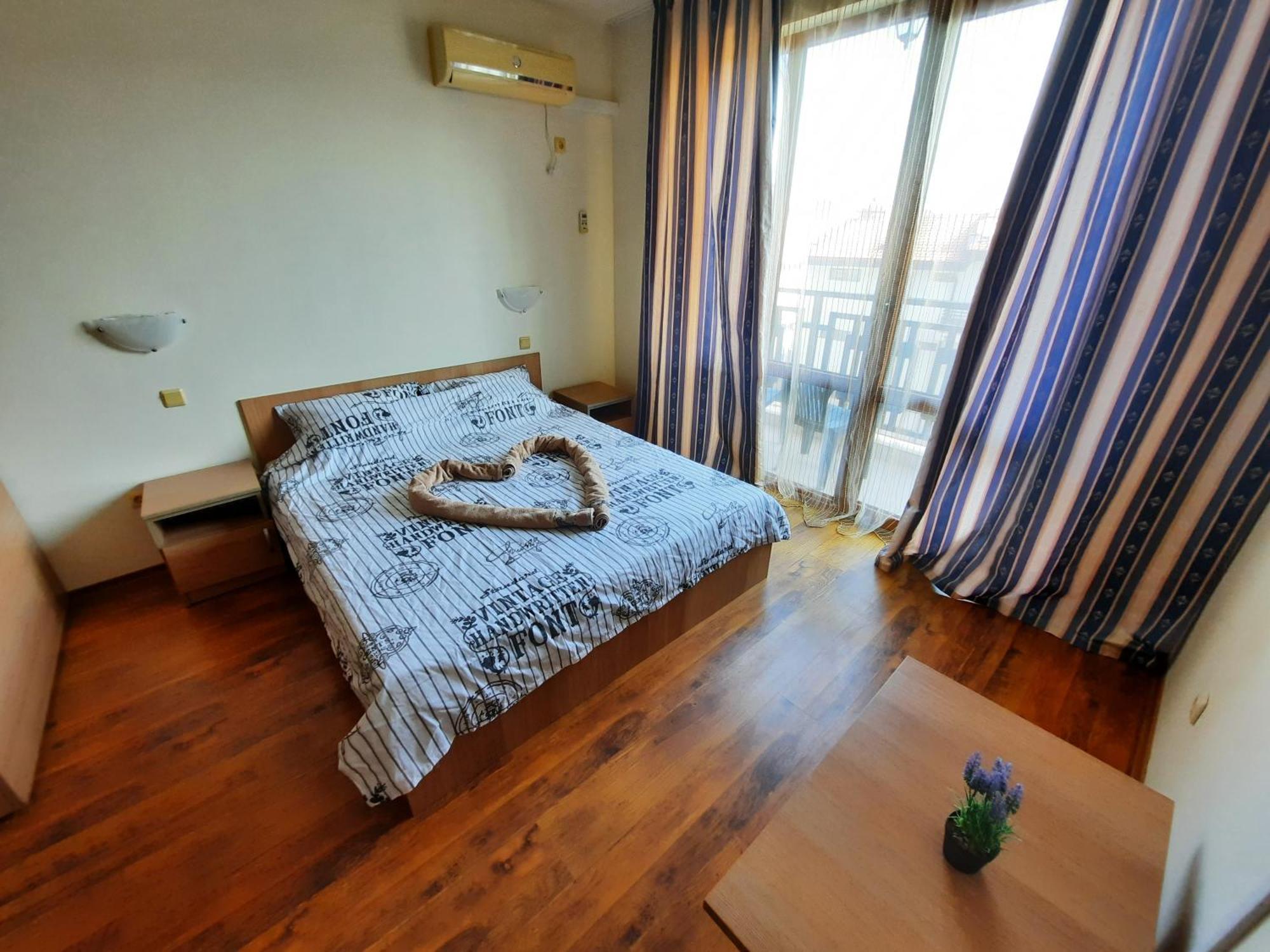 Appartement Апатаменти За Гости Sunshine И Glory à Sveti Vlas Extérieur photo
