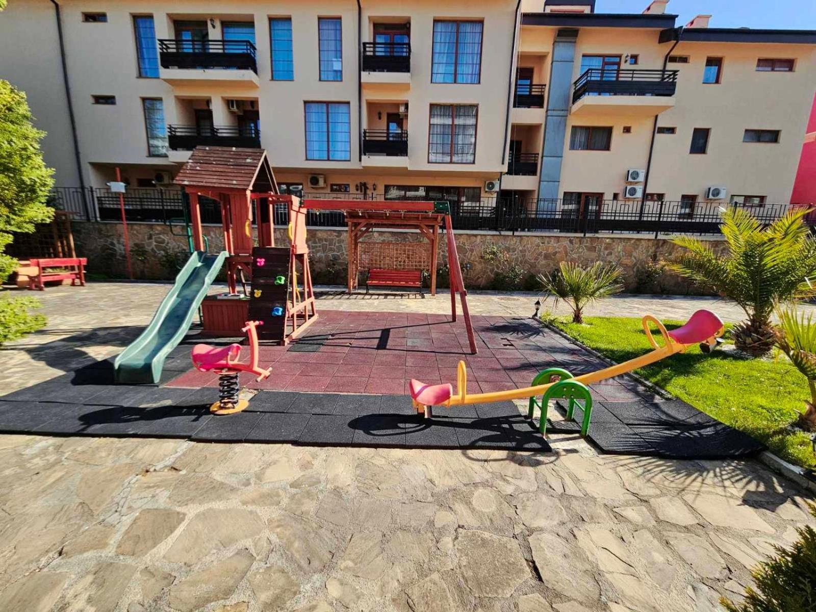 Appartement Апатаменти За Гости Sunshine И Glory à Sveti Vlas Extérieur photo